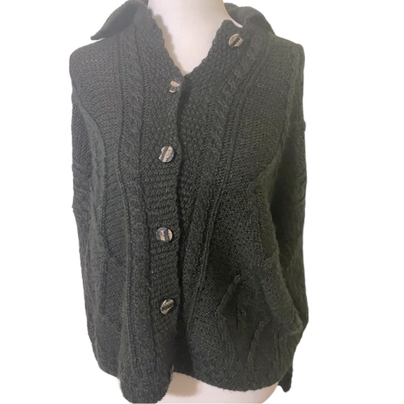 Carraig Donn slouchy sweater. 100% Merino Wool. Aran Cable Knit. dark green. - Picture 1 of 6